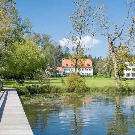 Aiterbach Am Chiemsee 호텔 *